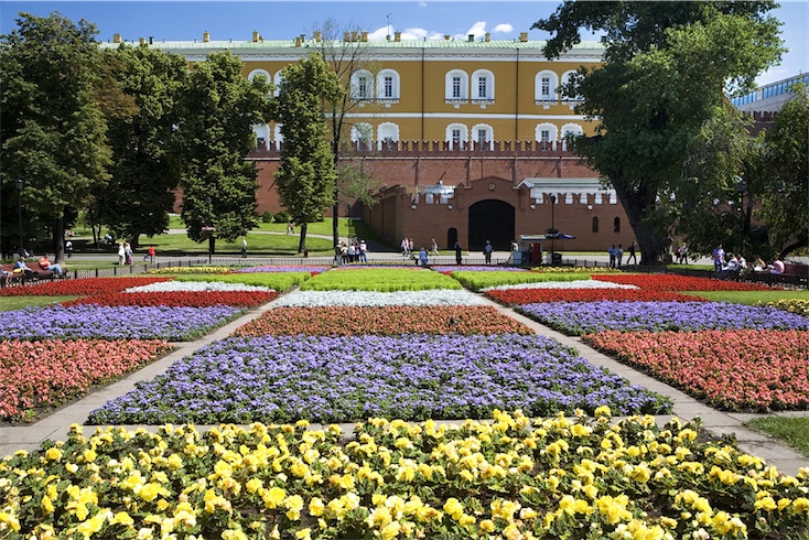 Summer bedding in the Alexander Gardens by the Kremlin