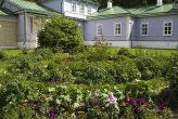 Flowerbeds around the main house at Spasskoye-Lutovinovo