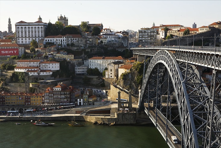 This double-decker road/Metro bridge connects Porto with Vila Nova de Gaia. This double-decker road/Metro bridge connects Porto with Vila Nova de Gaia.